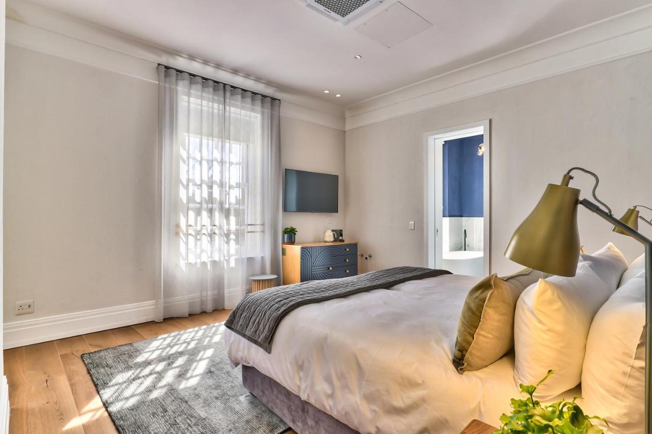 Wytham Manor House * Cape Town